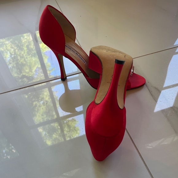 Designer Manolo Blahnik Hangisi Crystal Buckle Red Satin Pump Size 39 Worn Once - Picture 6 of 7